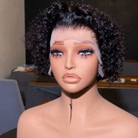 Peruca curta cachos abertos